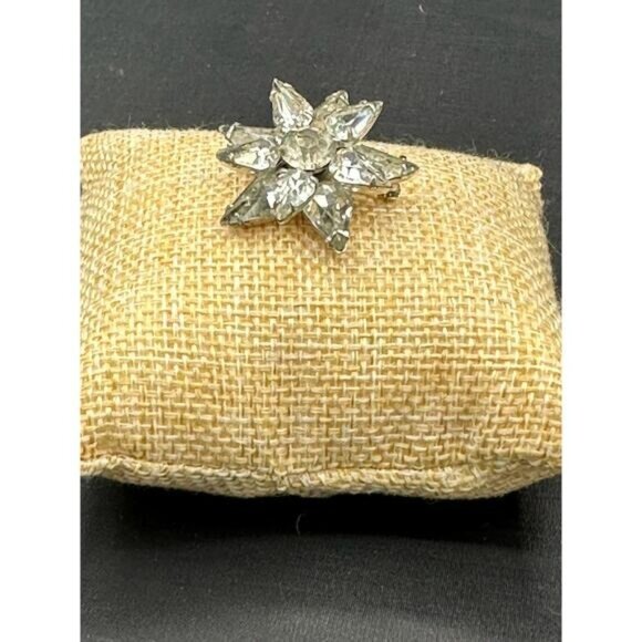 Vintage Rhinestone Starburst Brooch Pin Silver-Tone Clear Crystal Accent Jewelry - Picture 2 of 7